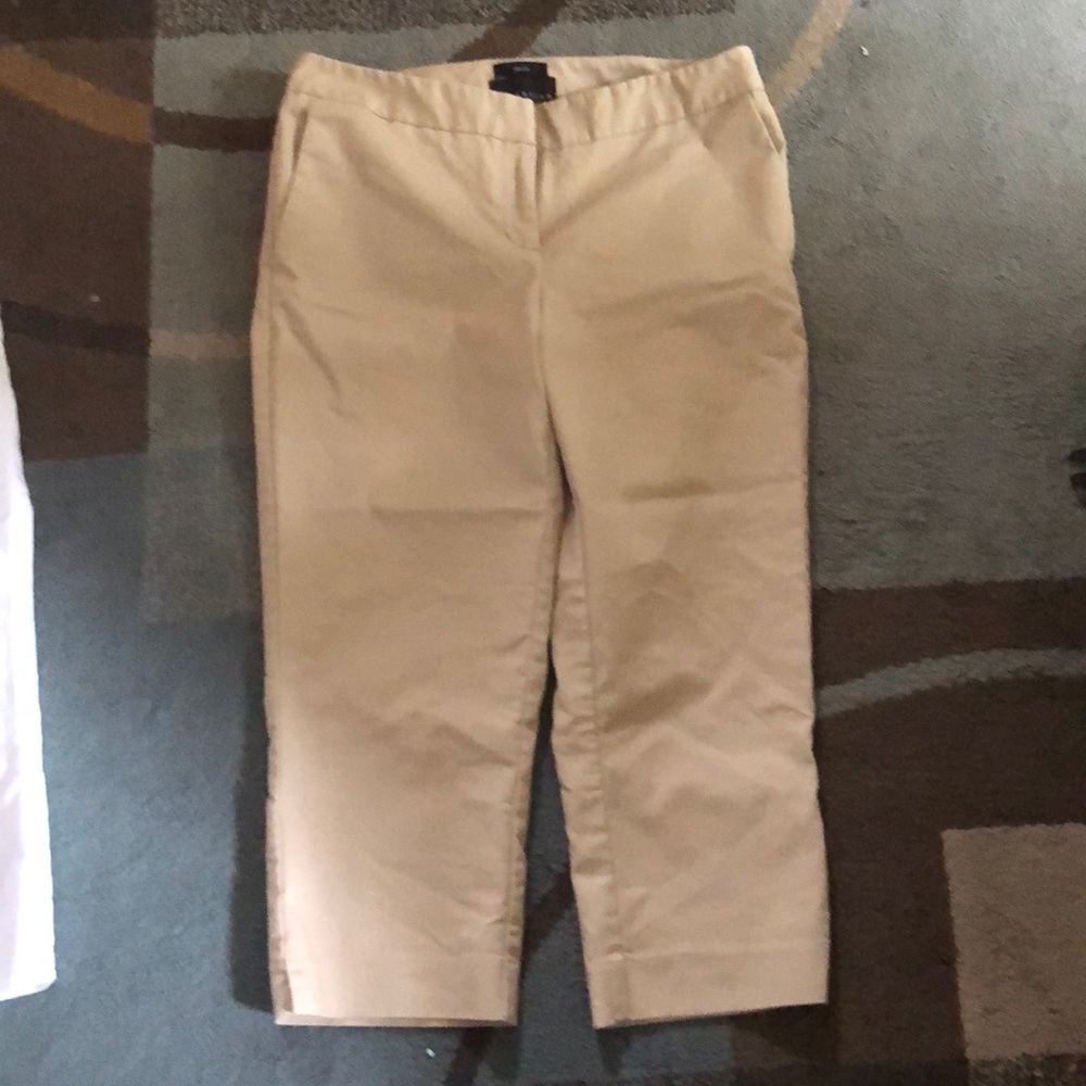 Khaki capris- attention brand